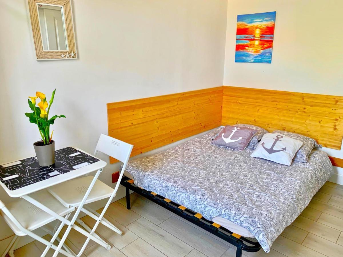 Blue Summer Vibes Mini Studio For Two, Ac, Parking, Beach At 50M, Spa Access -2 ลาซิโอตาต์ ภายนอก รูปภาพ